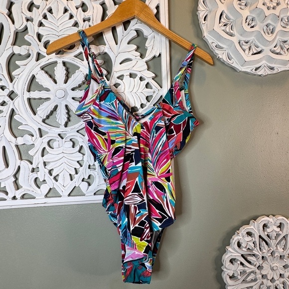 Aqua Green V Neck One Piece Tummy Control NWT Medium Adjustable Straps - Picture 3 of 8